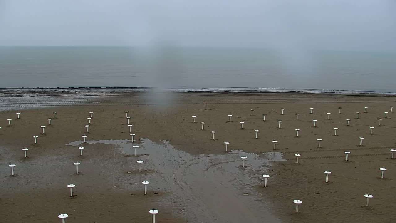 Webcam en vivo Grado: Vistas de la playa y del parque acuático en tiempo real