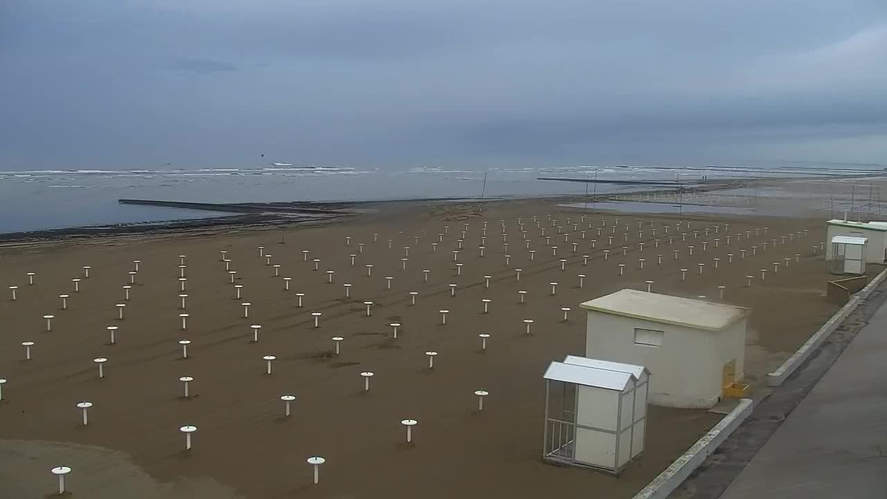 Webcam en vivo Grado: Vistas de la playa y del parque acuático en tiempo real