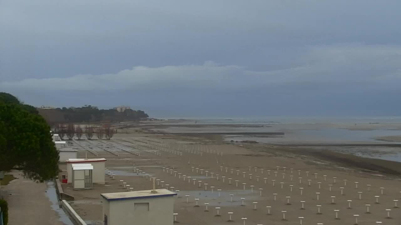 Webcam en vivo Grado: Vistas de la playa y del parque acuático en tiempo real