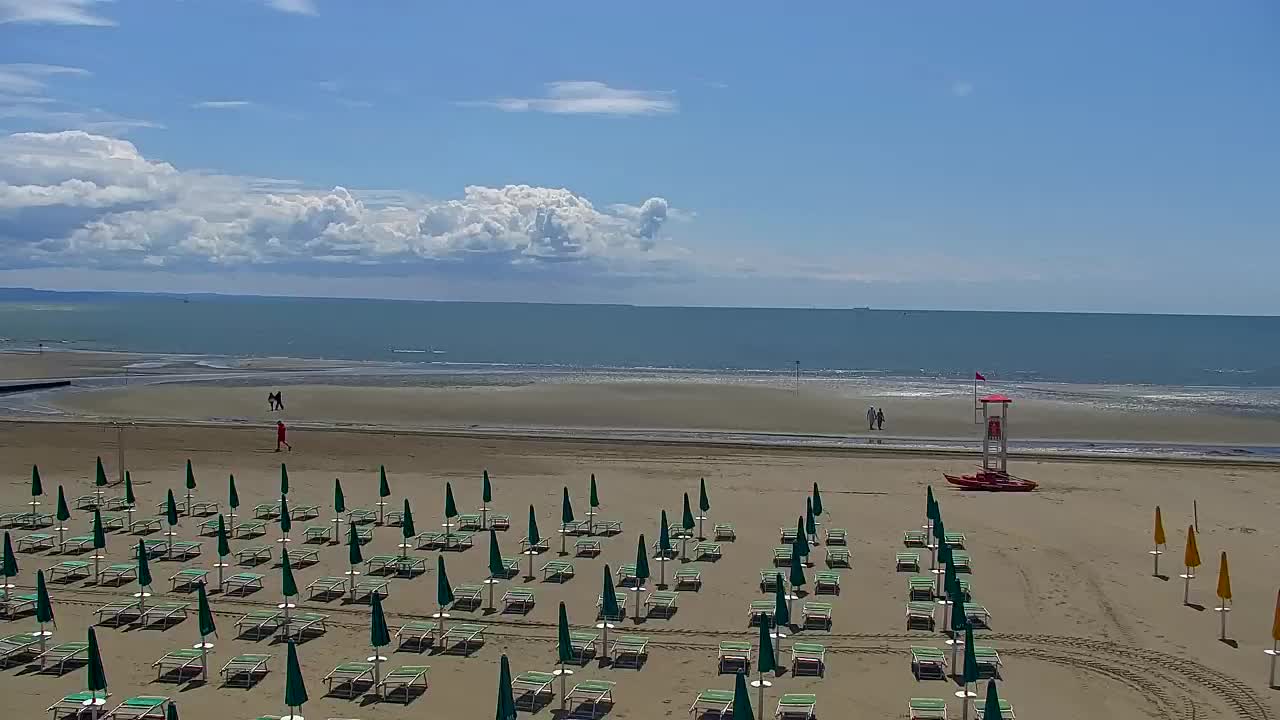 Webcam en vivo Grado: Vistas de la playa y del parque acuático en tiempo real