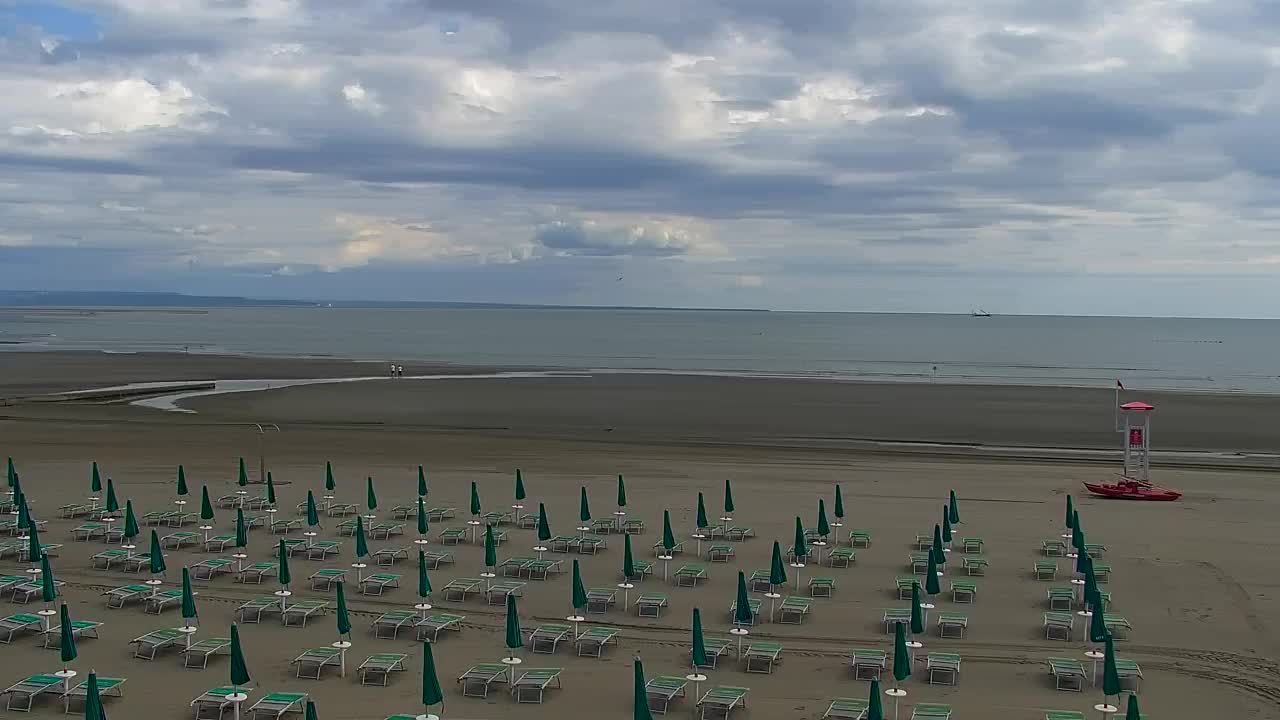 Spletna kamera v živo Grado: Pogledi na plažo in vodni park v realnem času