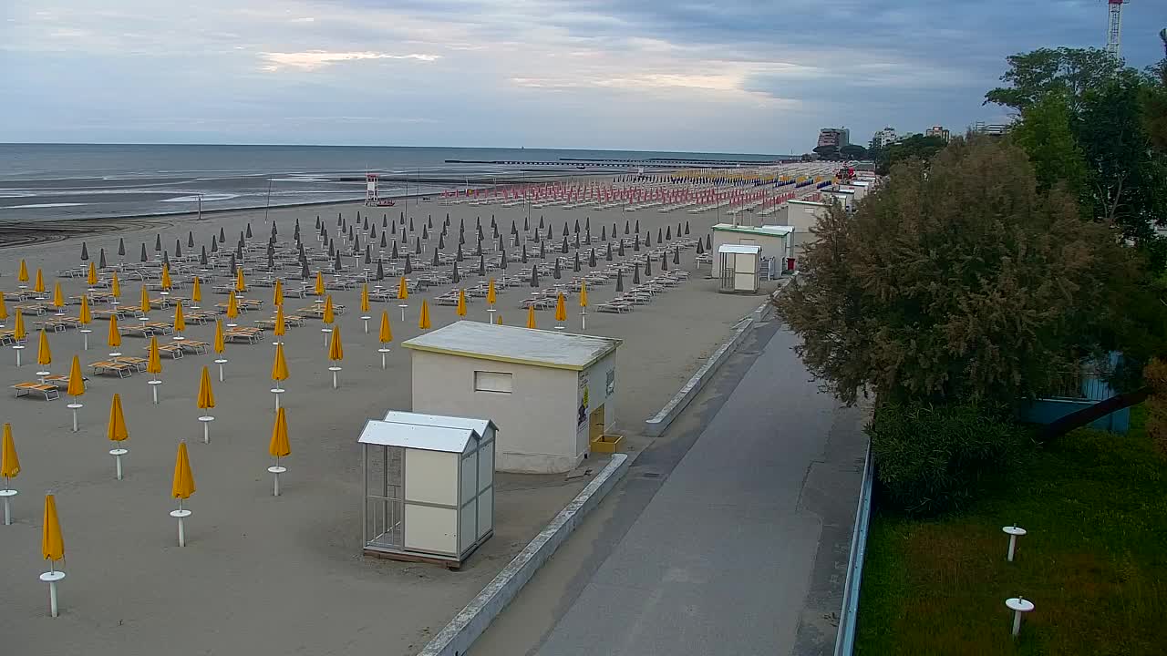Grado Beach and Aquapark Views in Real Time