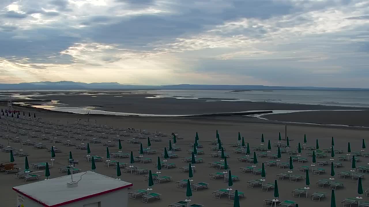 Spletna kamera v živo Grado: Pogledi na plažo in vodni park v realnem času