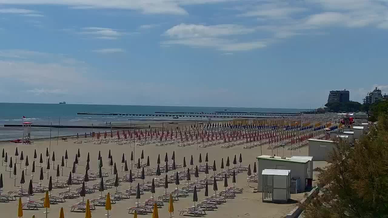 Webcam en vivo Grado: Vistas de la playa y del parque acuático en tiempo real