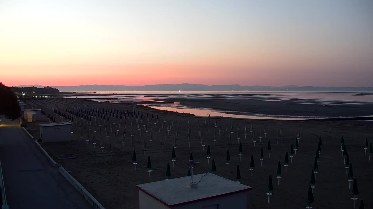 Webcam en vivo Grado: Vistas de la playa y del parque acuático en tiempo real
