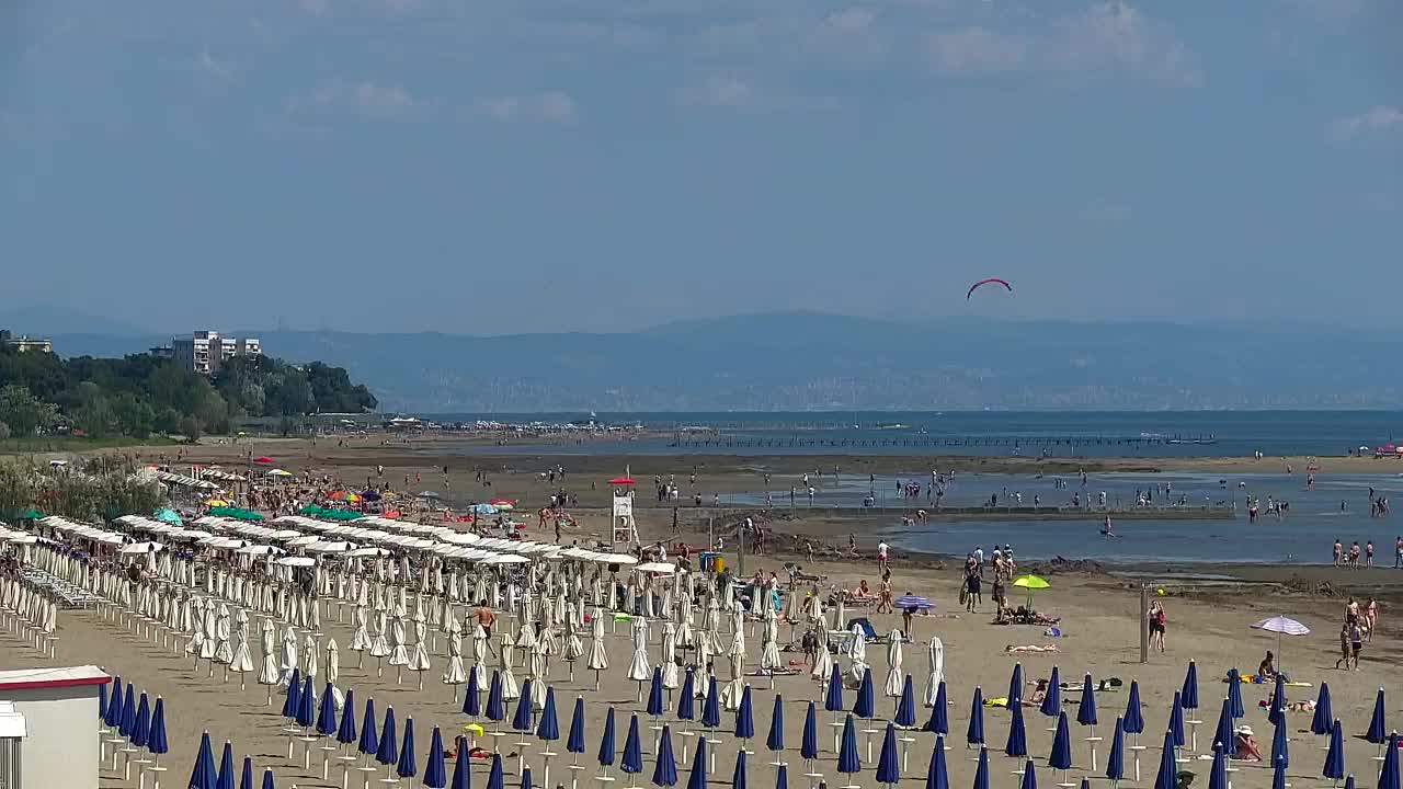 Spletna kamera v živo Grado: Pogledi na plažo in vodni park v realnem času