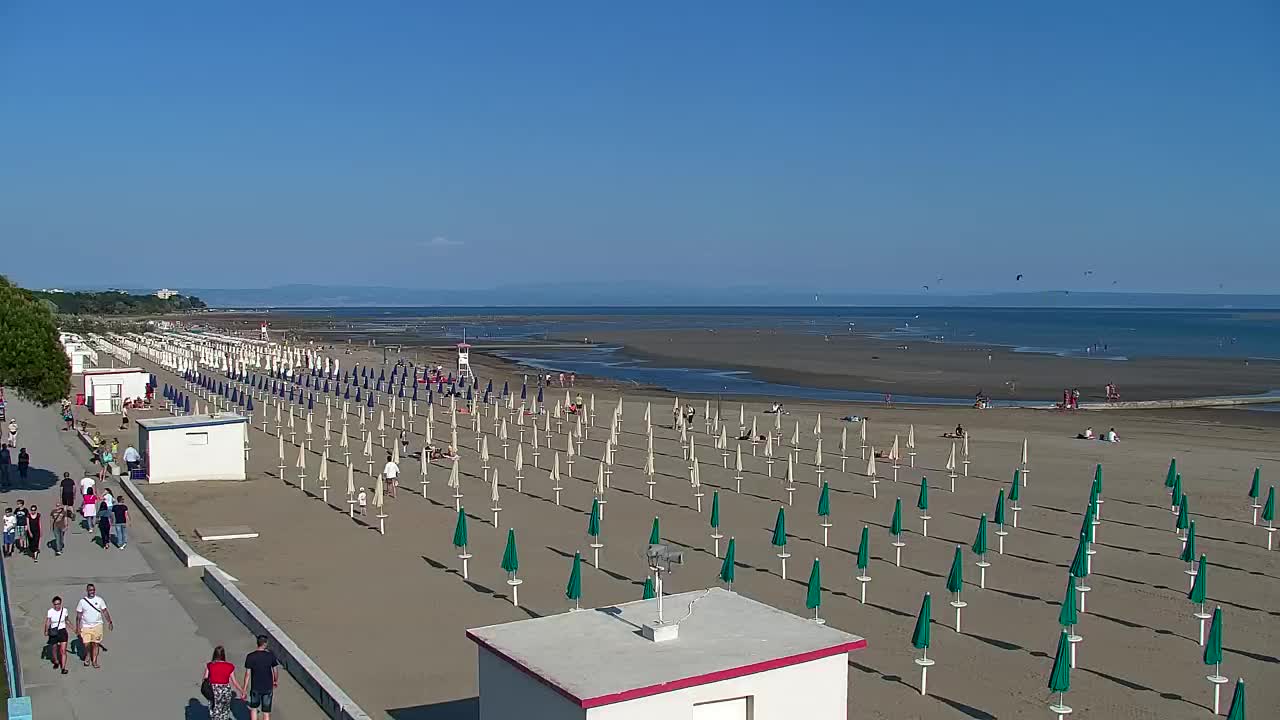 Spletna kamera v živo Grado: Pogledi na plažo in vodni park v realnem času