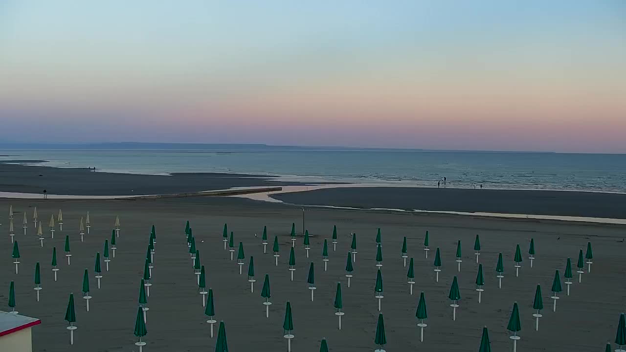 Webcam en vivo Grado: Vistas de la playa y del parque acuático en tiempo real