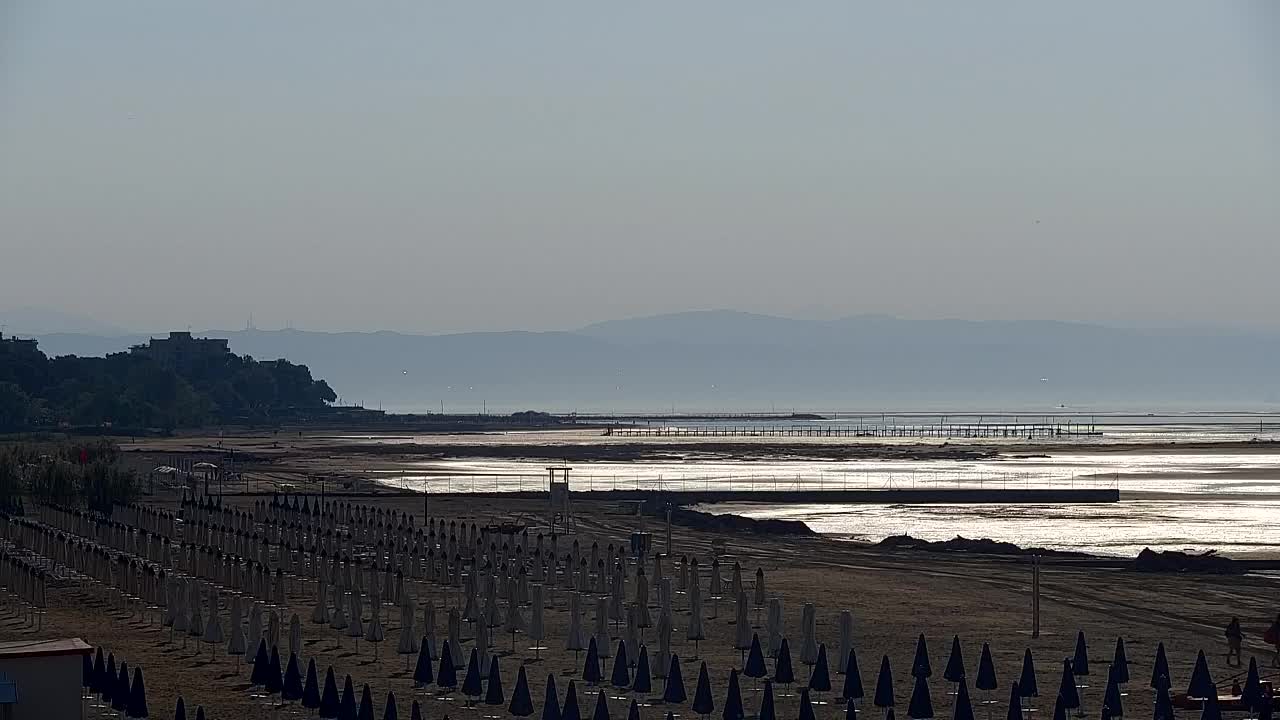 Webcam en vivo Grado: Vistas de la playa y del parque acuático en tiempo real
