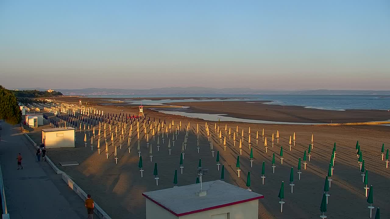 Grado Beach and Aquapark Views in Real Time
