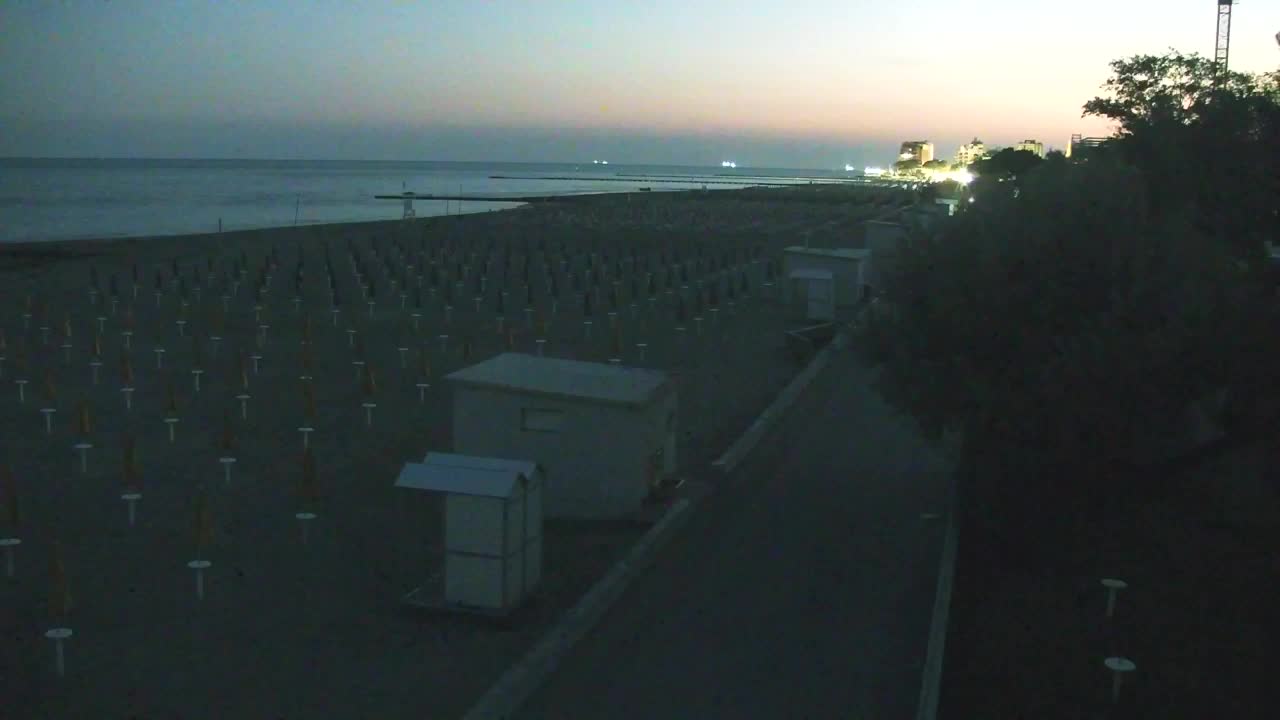 Webcam en vivo Grado: Vistas de la playa y del parque acuático en tiempo real