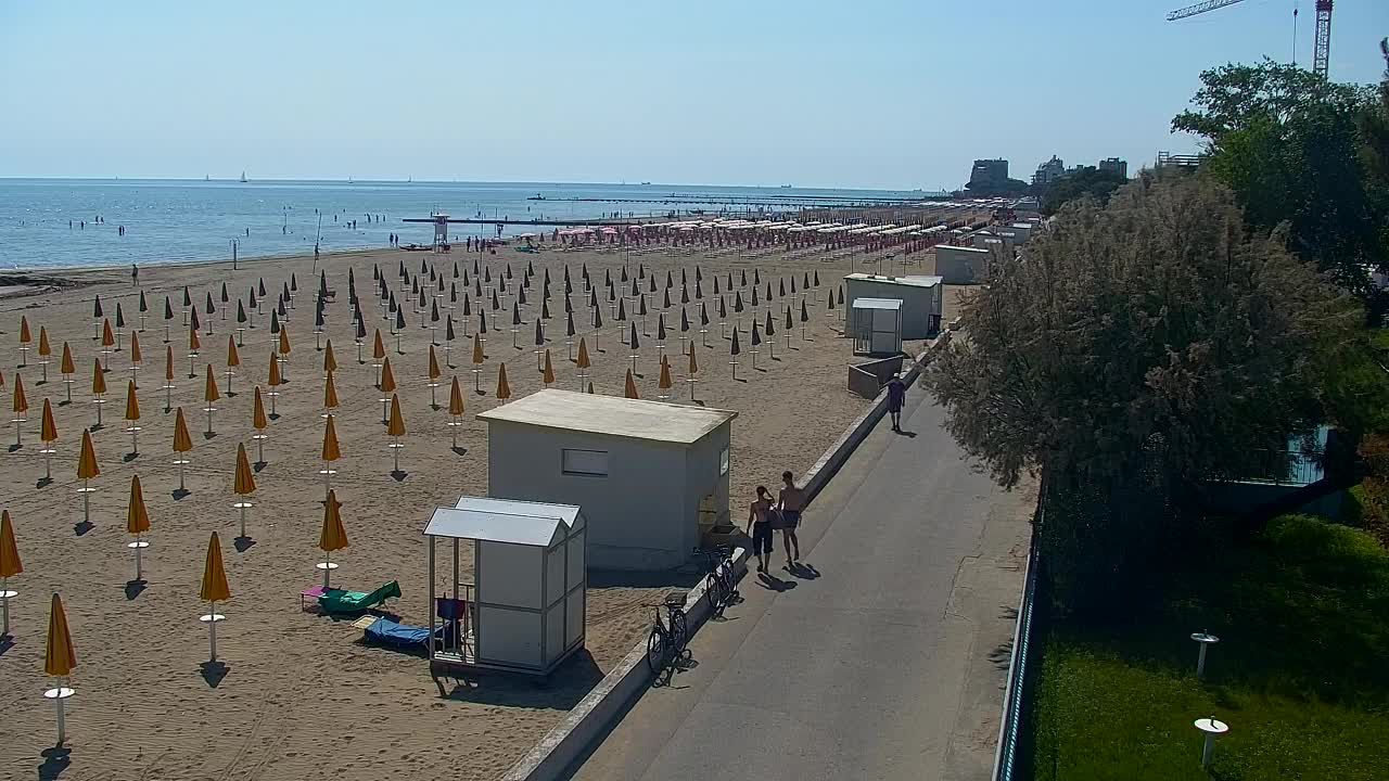 Grado Beach and Aquapark Views in Real Time