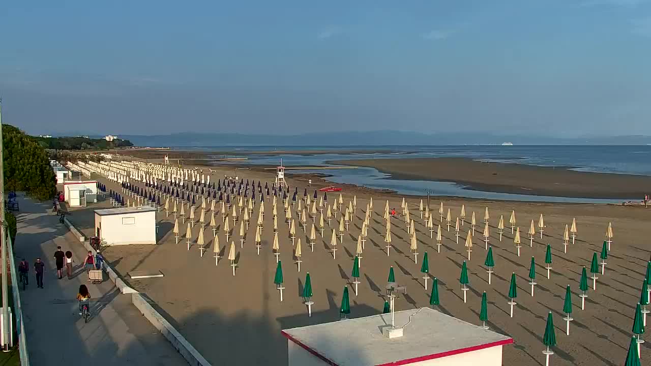 Grado Beach and Aquapark Views in Real Time