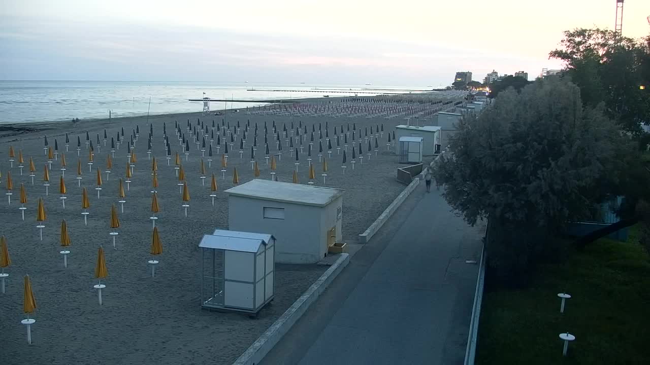 Spletna kamera v živo Grado: Pogledi na plažo in vodni park v realnem času