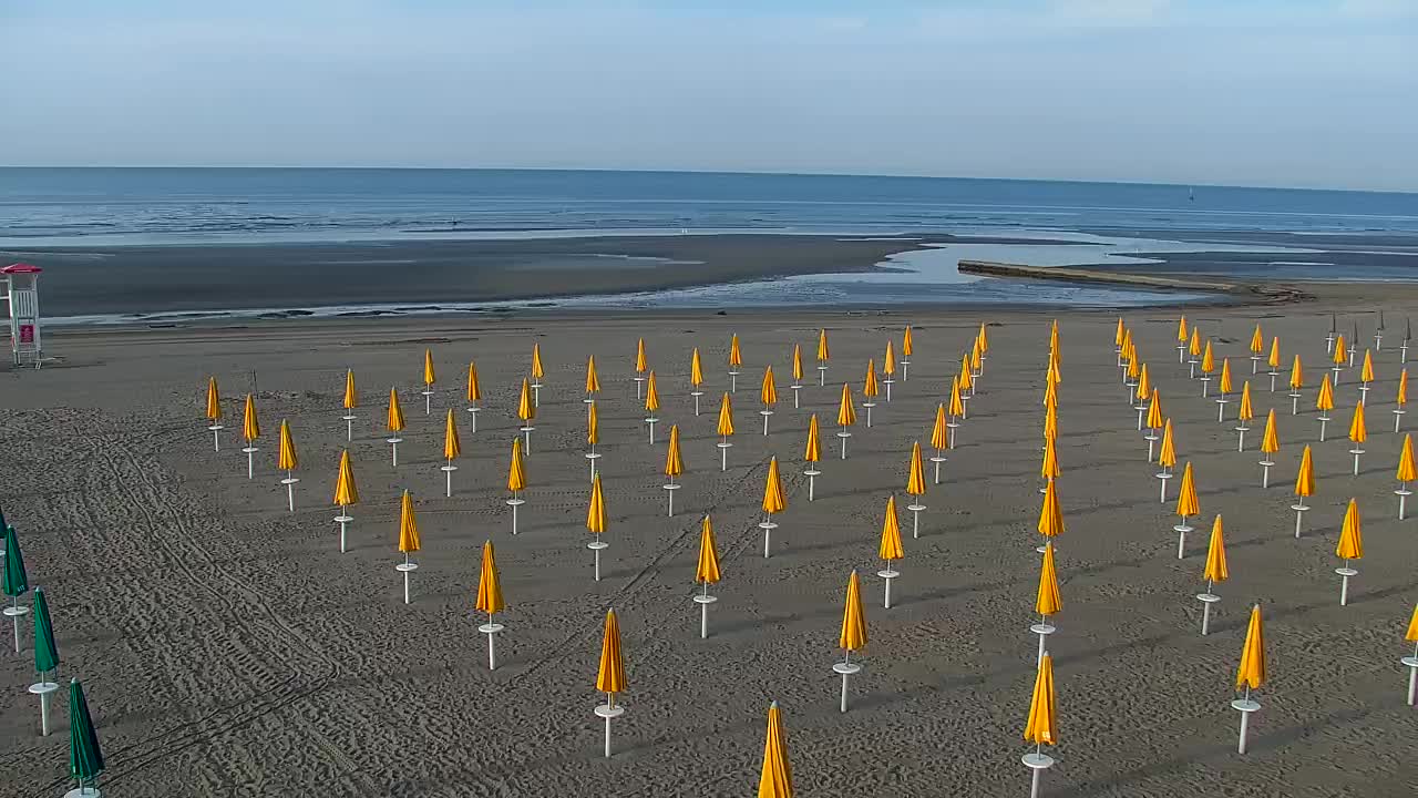Webcam en vivo Grado: Vistas de la playa y del parque acuático en tiempo real