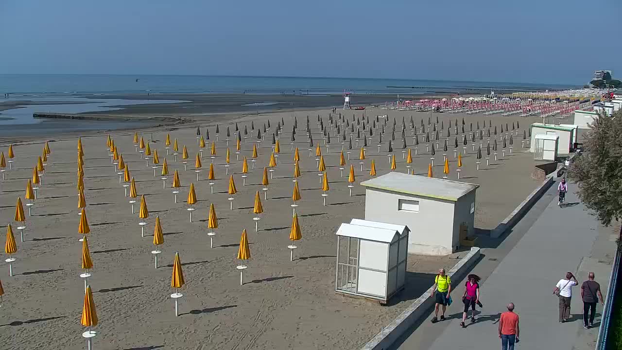 Grado Beach and Aquapark Views in Real Time