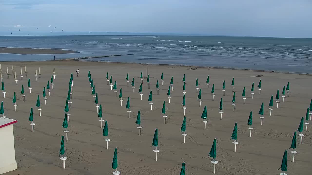 Webcam en vivo Grado: Vistas de la playa y del parque acuático en tiempo real