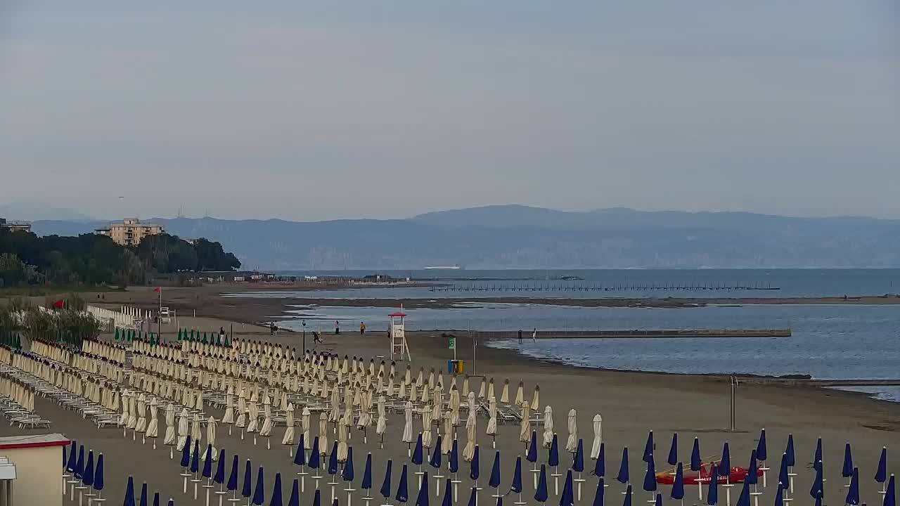 Webcam en vivo Grado: Vistas de la playa y del parque acuático en tiempo real
