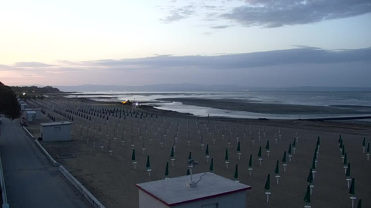 Webcam en vivo Grado: Vistas de la playa y del parque acuático en tiempo real