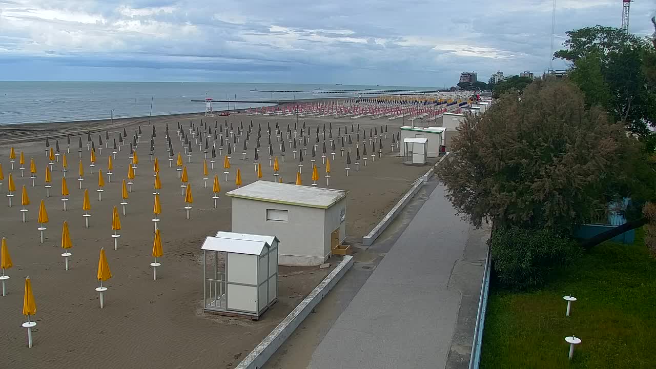 Grado Beach and Aquapark Views in Real Time