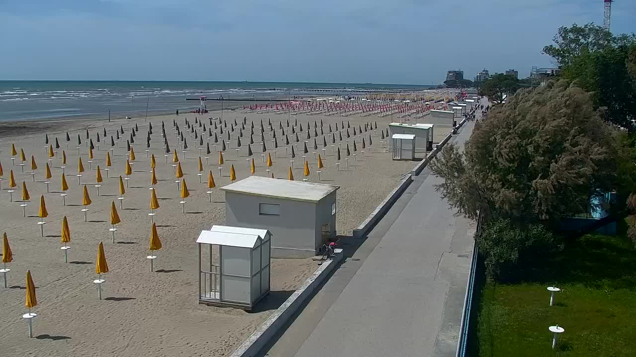 Webcam en vivo Grado: Vistas de la playa y del parque acuático en tiempo real