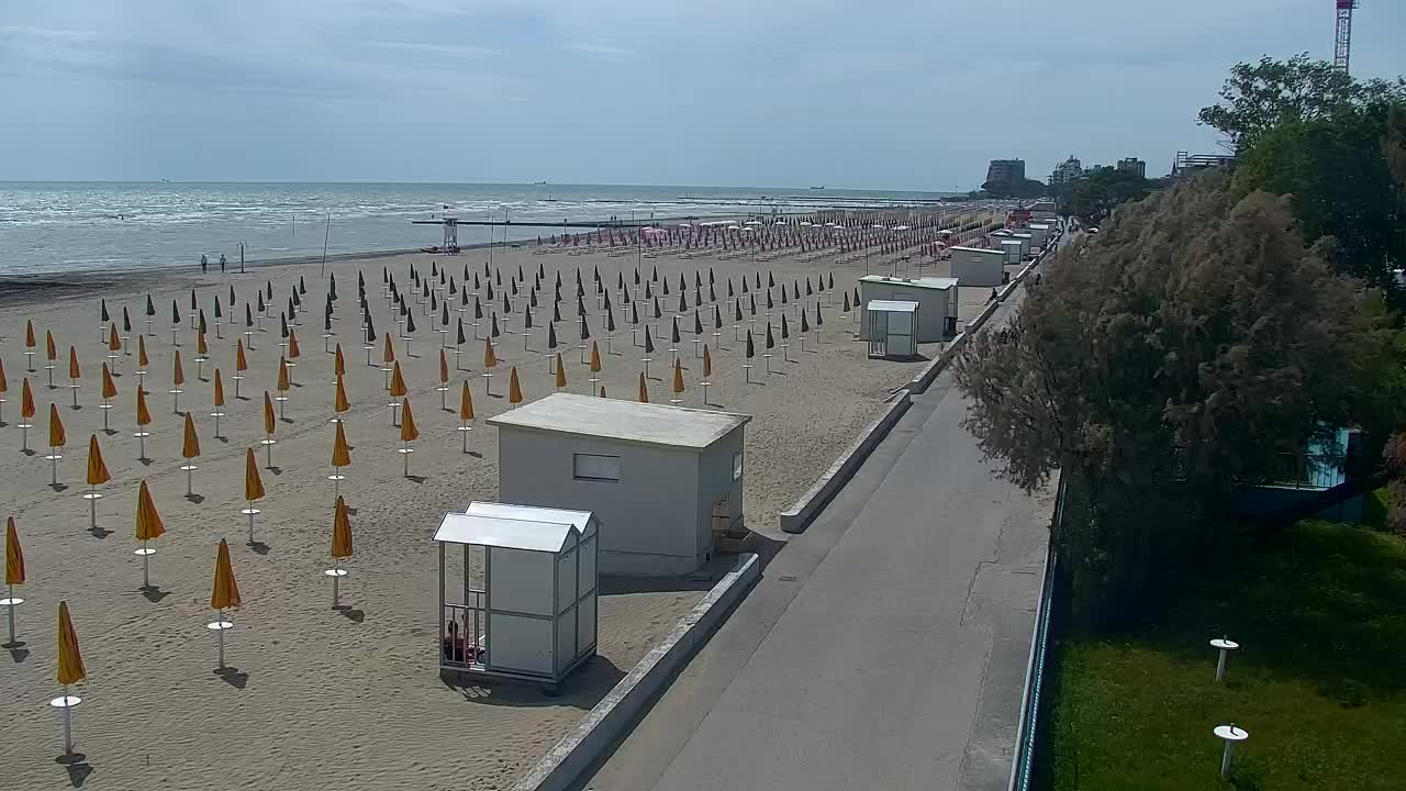 Webcam en vivo Grado: Vistas de la playa y del parque acuático en tiempo real