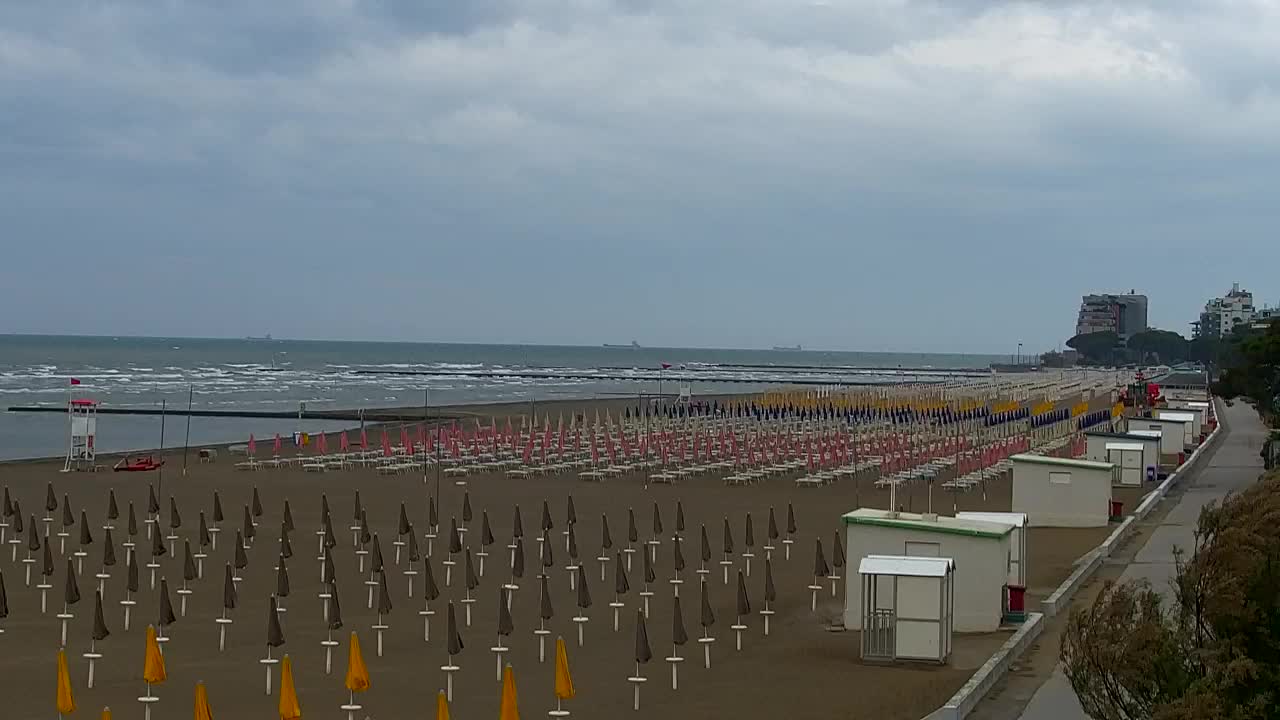 Webcam en vivo Grado: Vistas de la playa y del parque acuático en tiempo real