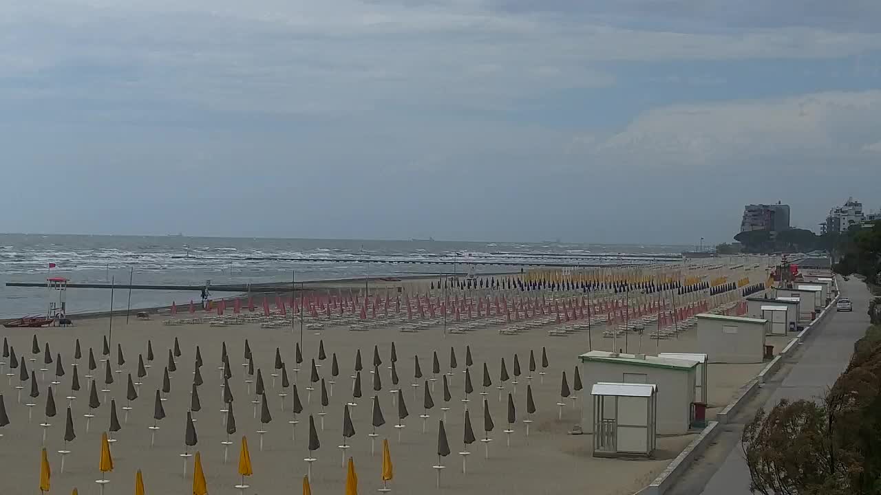 Webcam en vivo Grado: Vistas de la playa y del parque acuático en tiempo real