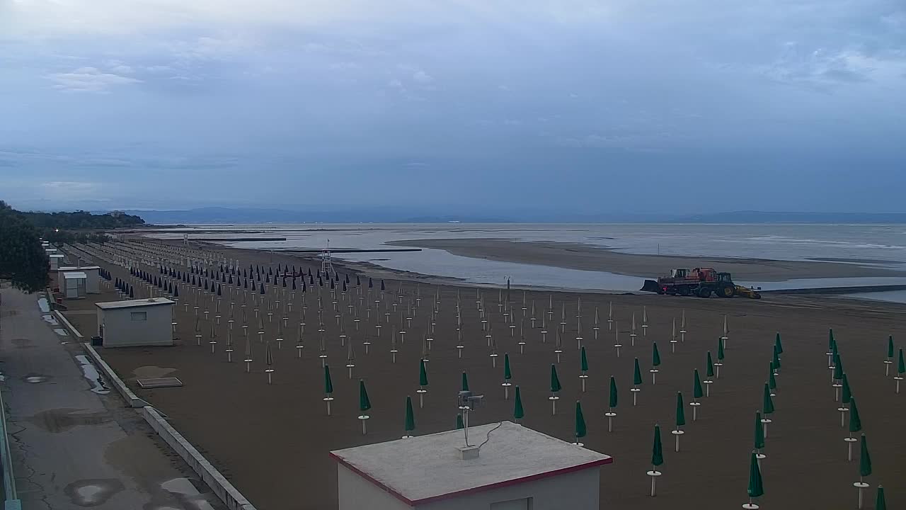 Grado Beach and Aquapark Views in Real Time