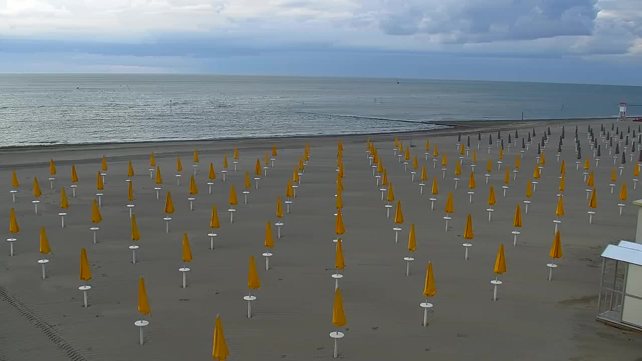 Webcam en vivo Grado: Vistas de la playa y del parque acuático en tiempo real