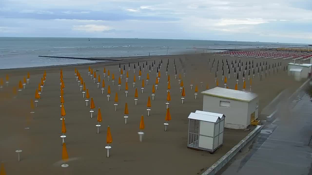 Grado Beach and Aquapark Views in Real Time
