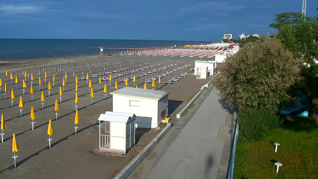 Spletna kamera v živo Grado: Pogledi na plažo in vodni park v realnem času