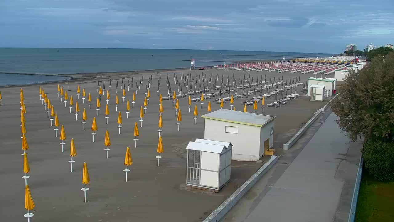 Grado Beach and Aquapark Views in Real Time