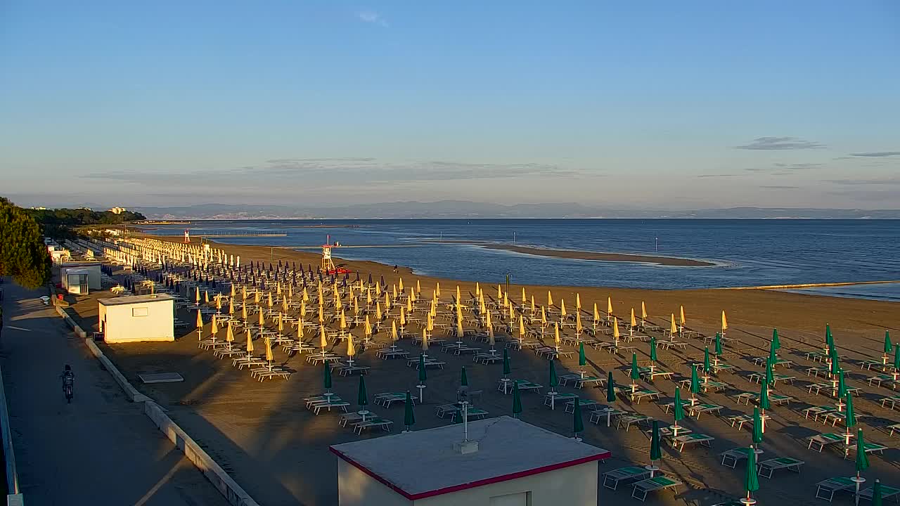 Grado Beach and Aquapark Views in Real Time