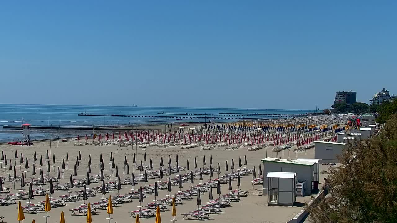 Webcam en vivo Grado: Vistas de la playa y del parque acuático en tiempo real