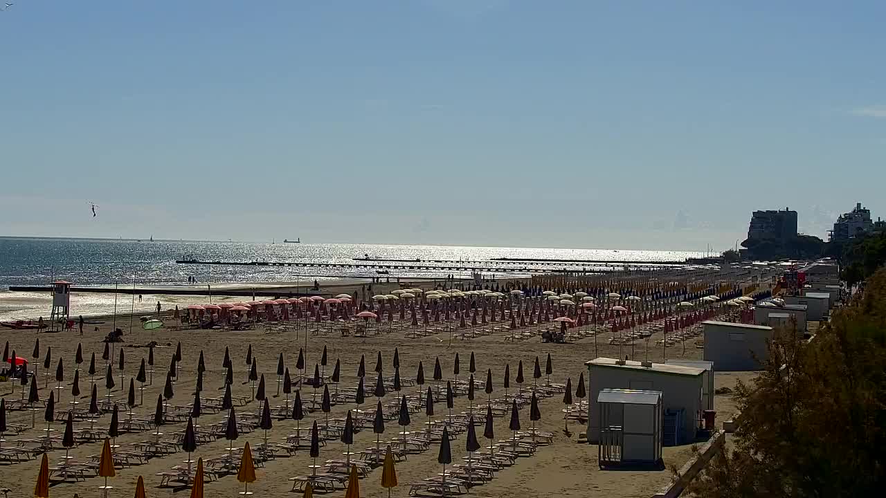 Webcam en vivo Grado: Vistas de la playa y del parque acuático en tiempo real