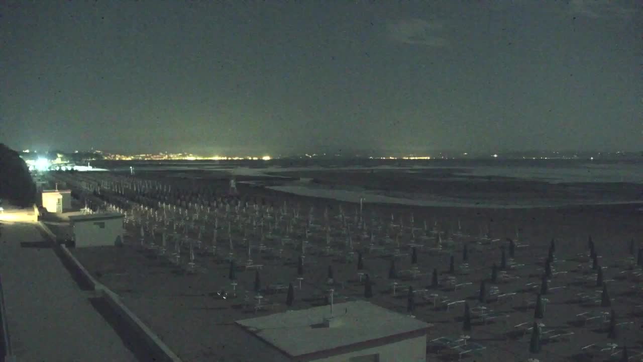 Webcam en vivo Grado: Vistas de la playa y del parque acuático en tiempo real