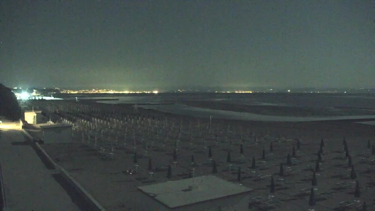 Webcam en vivo Grado: Vistas de la playa y del parque acuático en tiempo real