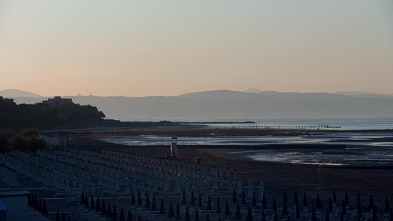 Spletna kamera v živo Grado: Pogledi na plažo in vodni park v realnem času