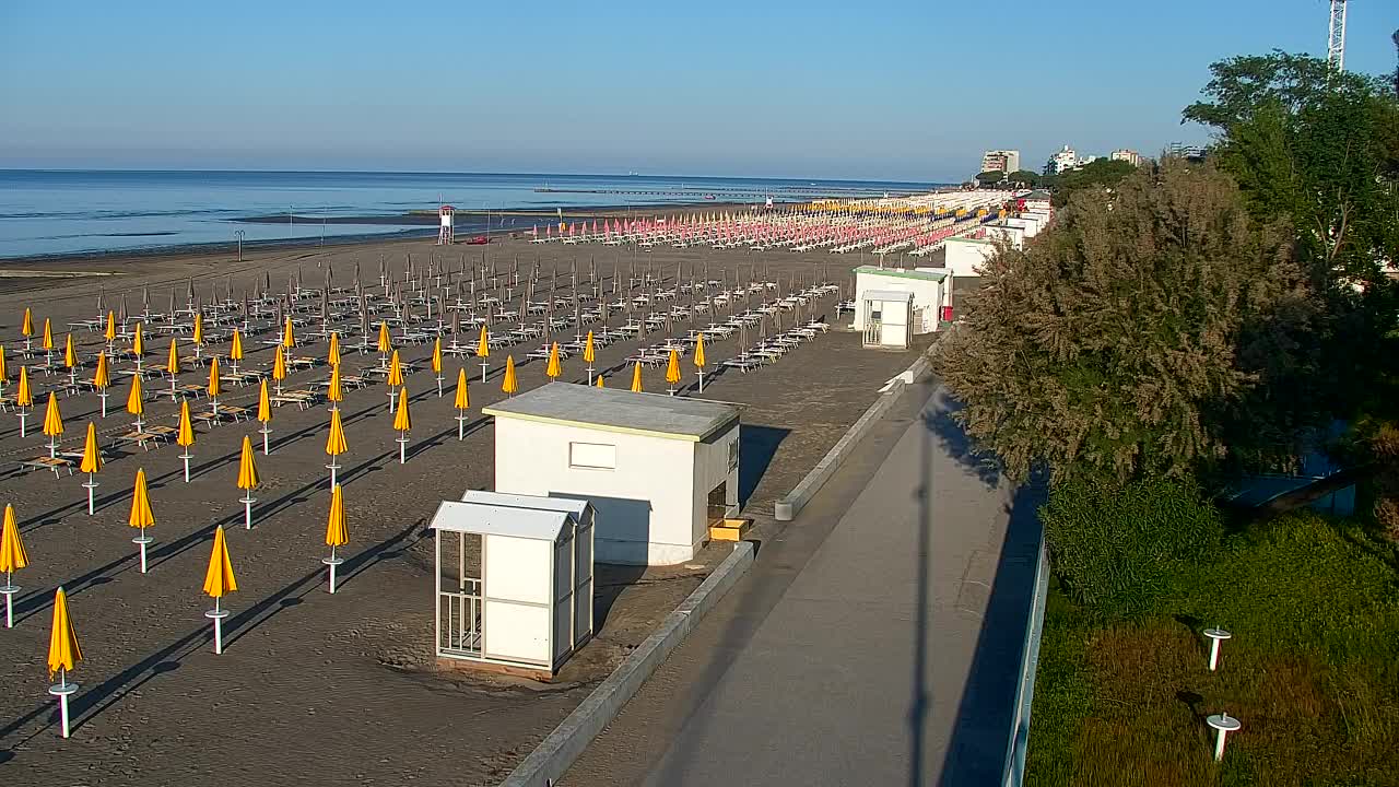 Spletna kamera v živo Grado: Pogledi na plažo in vodni park v realnem času