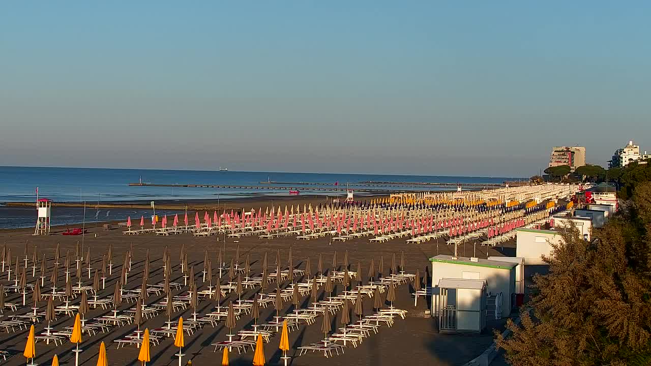Grado Beach and Aquapark Views in Real Time
