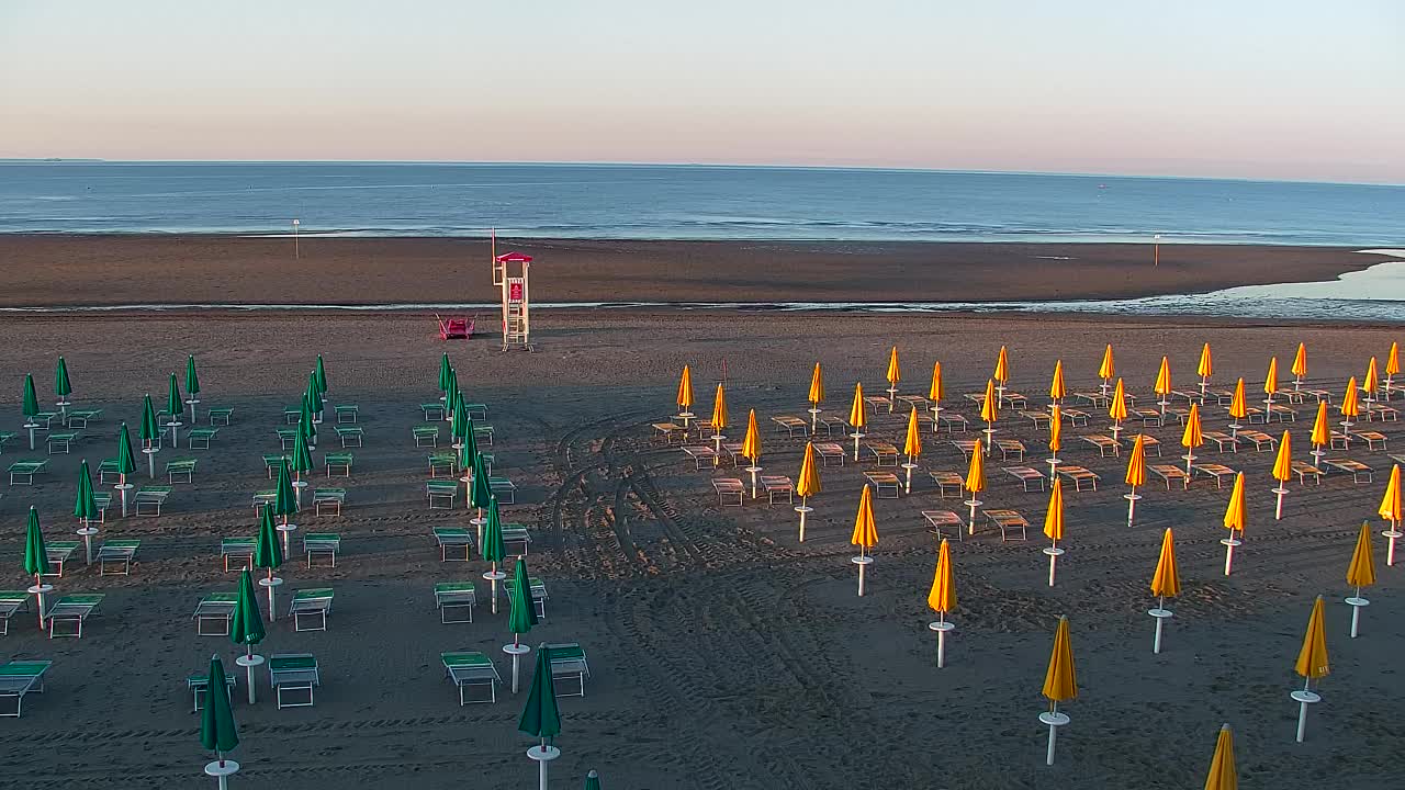 Spletna kamera v živo Grado: Pogledi na plažo in vodni park v realnem času