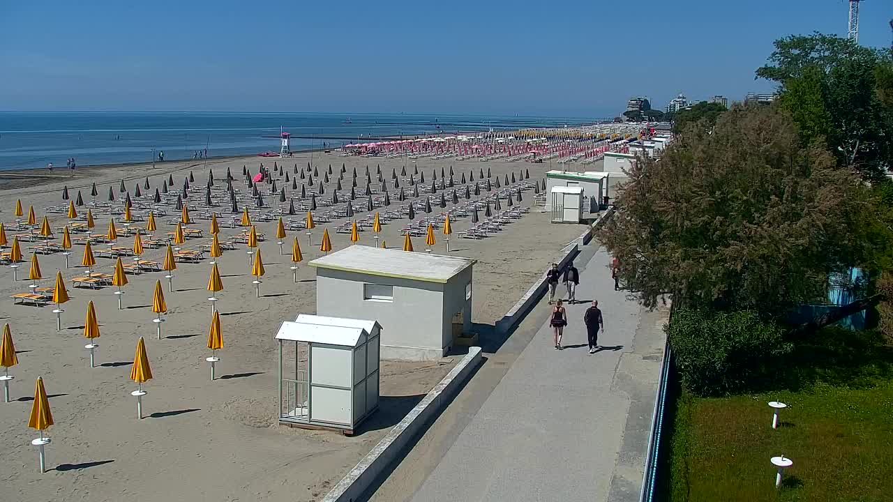 Spletna kamera v živo Grado: Pogledi na plažo in vodni park v realnem času
