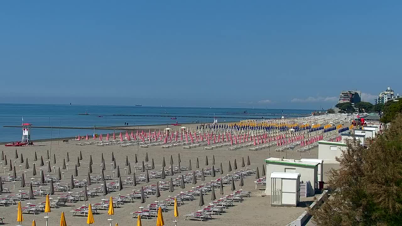 Webcam en vivo Grado: Vistas de la playa y del parque acuático en tiempo real
