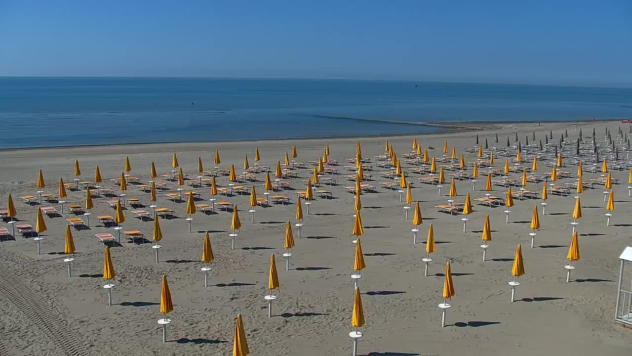 Webcam en vivo Grado: Vistas de la playa y del parque acuático en tiempo real