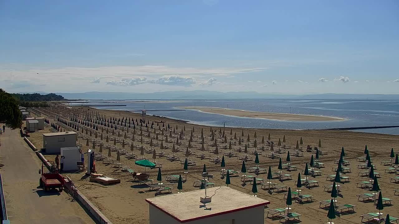 Webcam en vivo Grado: Vistas de la playa y del parque acuático en tiempo real