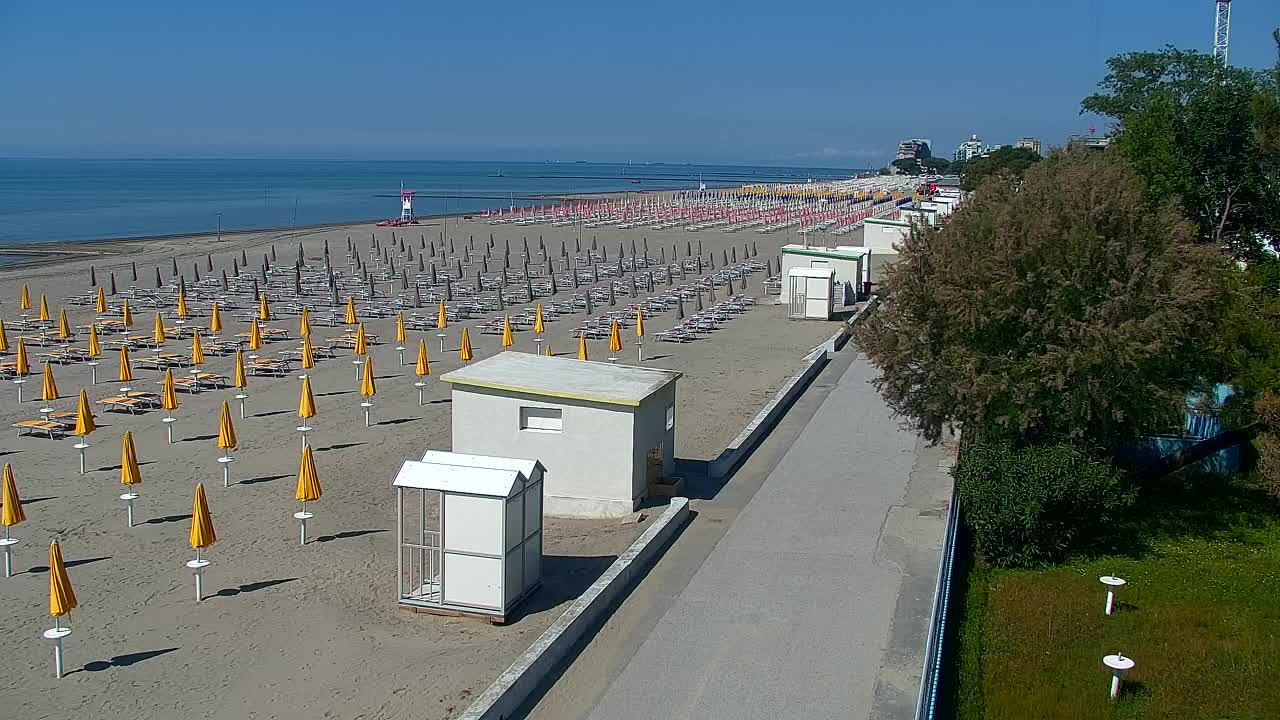 Webcam en vivo Grado: Vistas de la playa y del parque acuático en tiempo real