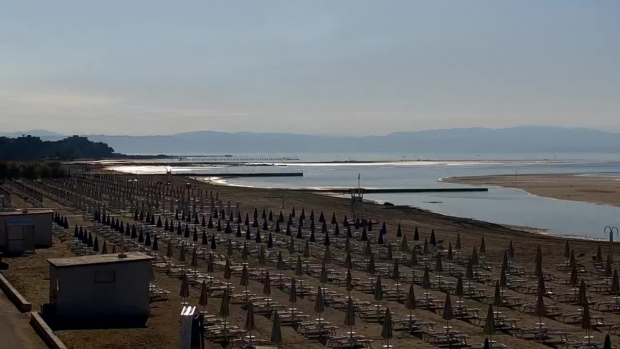 Webcam en vivo Grado: Vistas de la playa y del parque acuático en tiempo real