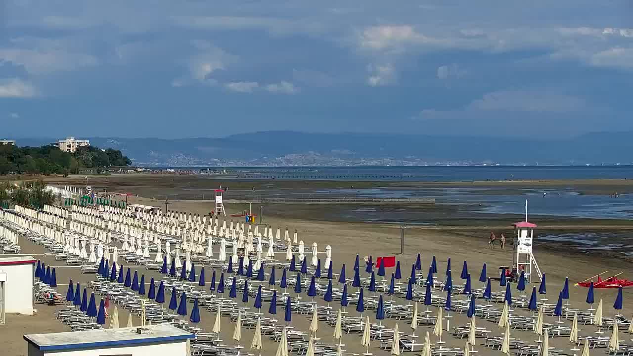 Grado Beach and Aquapark Views in Real Time