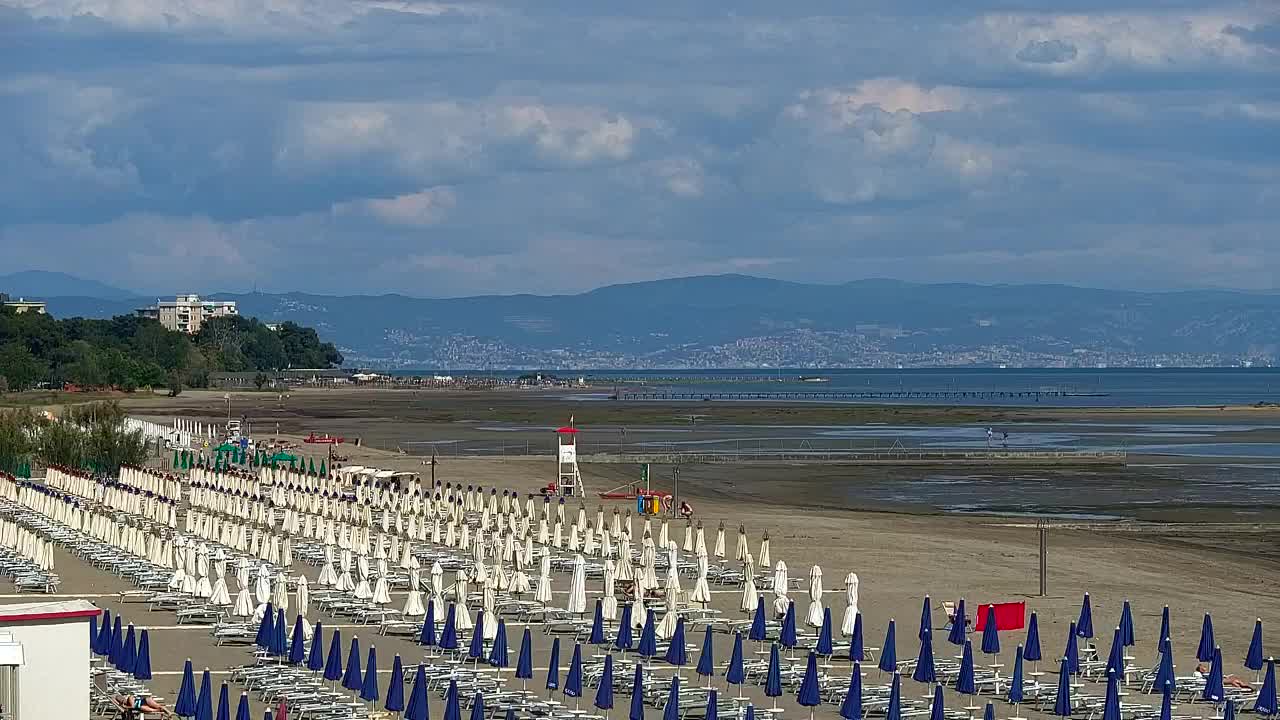 Webcam en vivo Grado: Vistas de la playa y del parque acuático en tiempo real